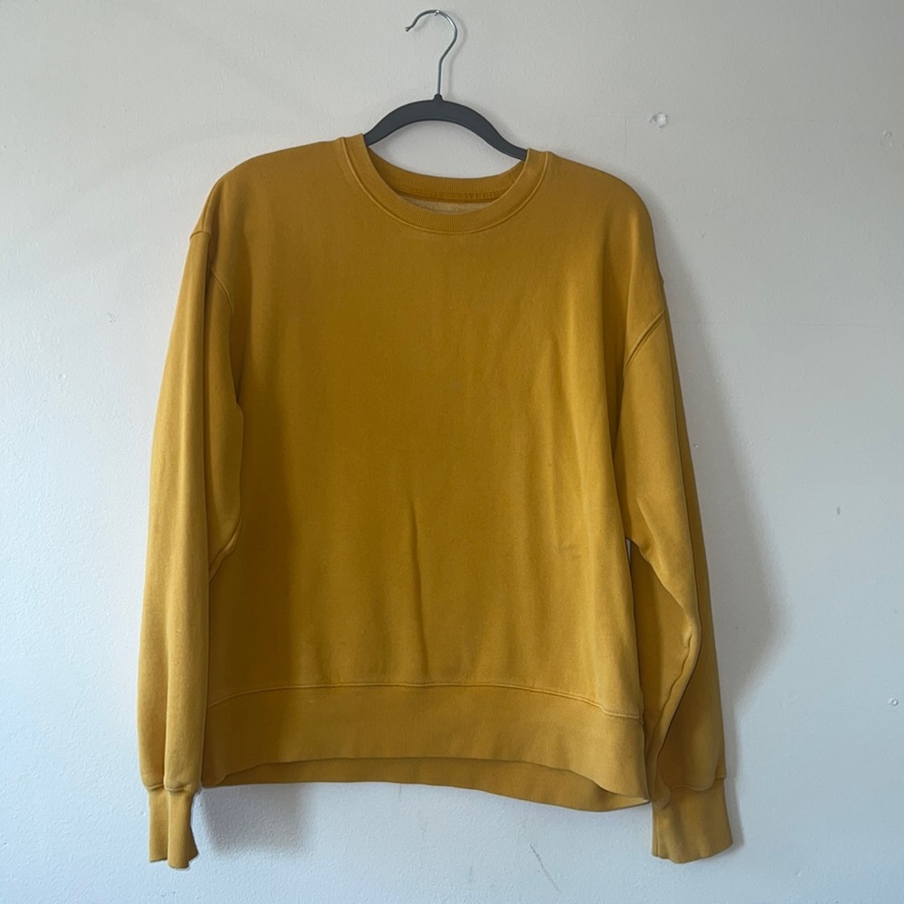 Aritzia TNA Mustard Crew neck
